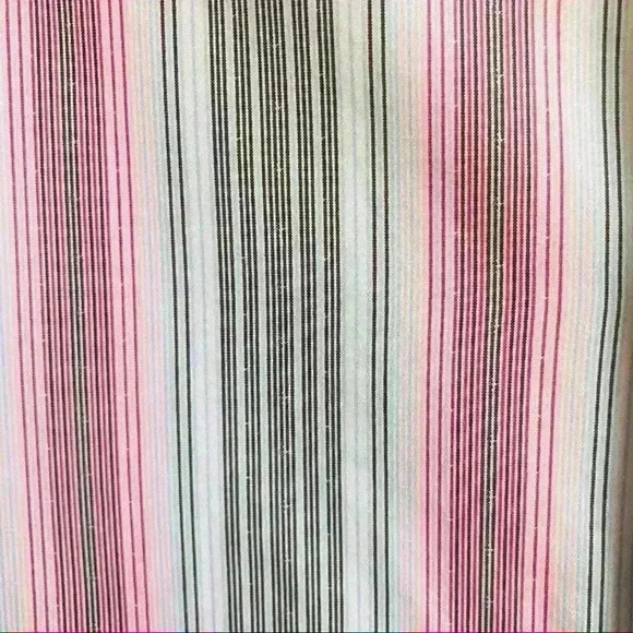 Tommy Bahama Silk Blend Button Down Shirt. - Picture 4 of 8